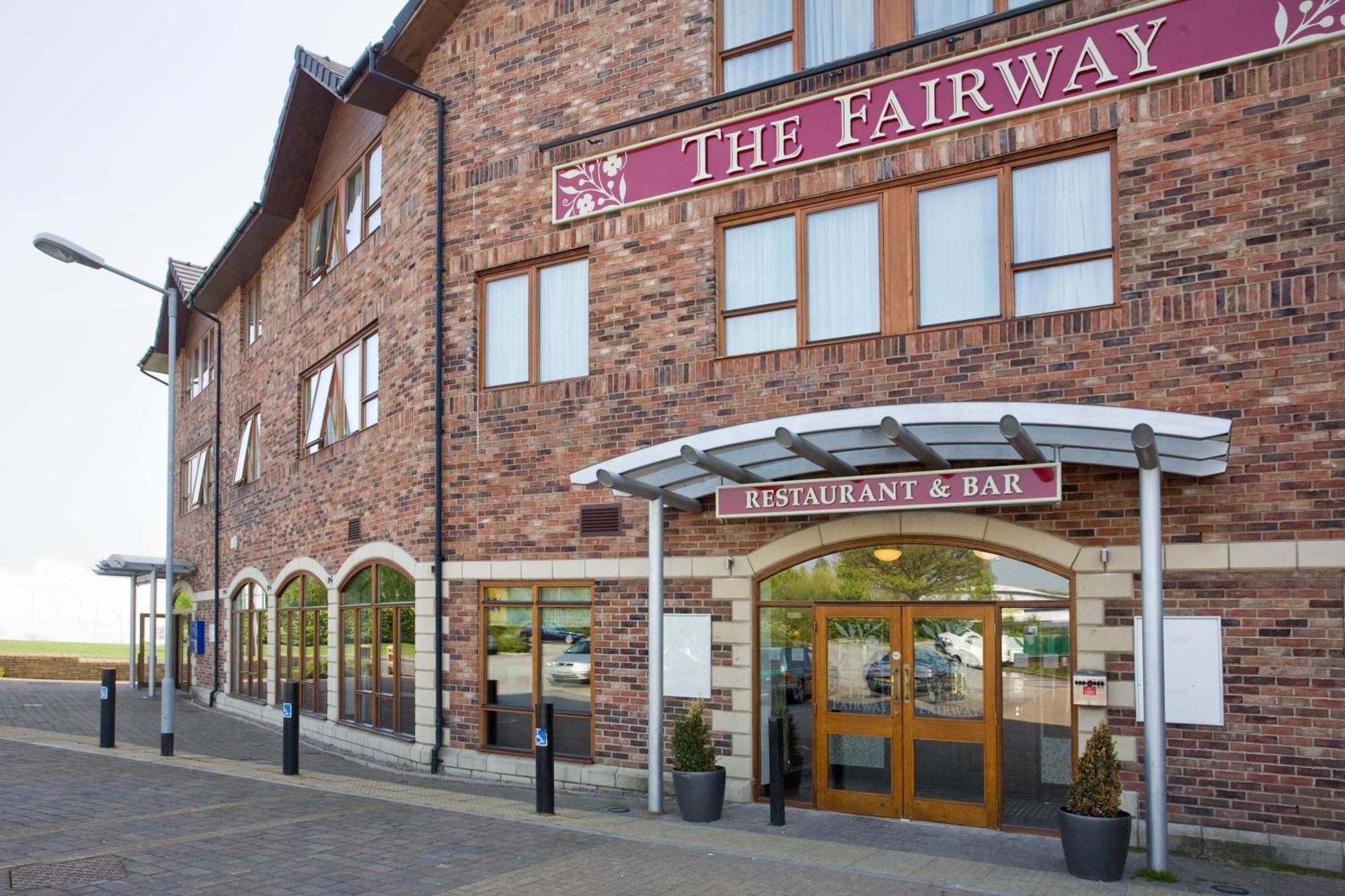 The Fairway Hotel บาร์นสลีย์ ภายนอก รูปภาพ